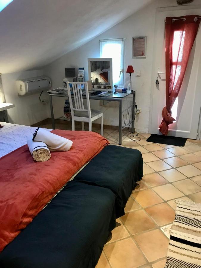La Vignarelle Bed & Breakfast Callas Exterior photo