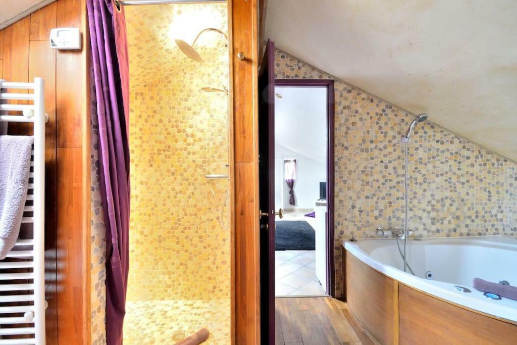 La Vignarelle Bed & Breakfast Callas Exterior photo